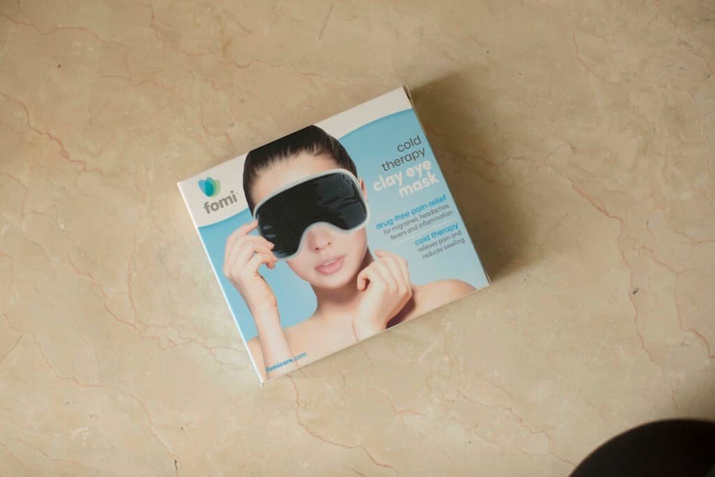 clay eye mask - cold therapy